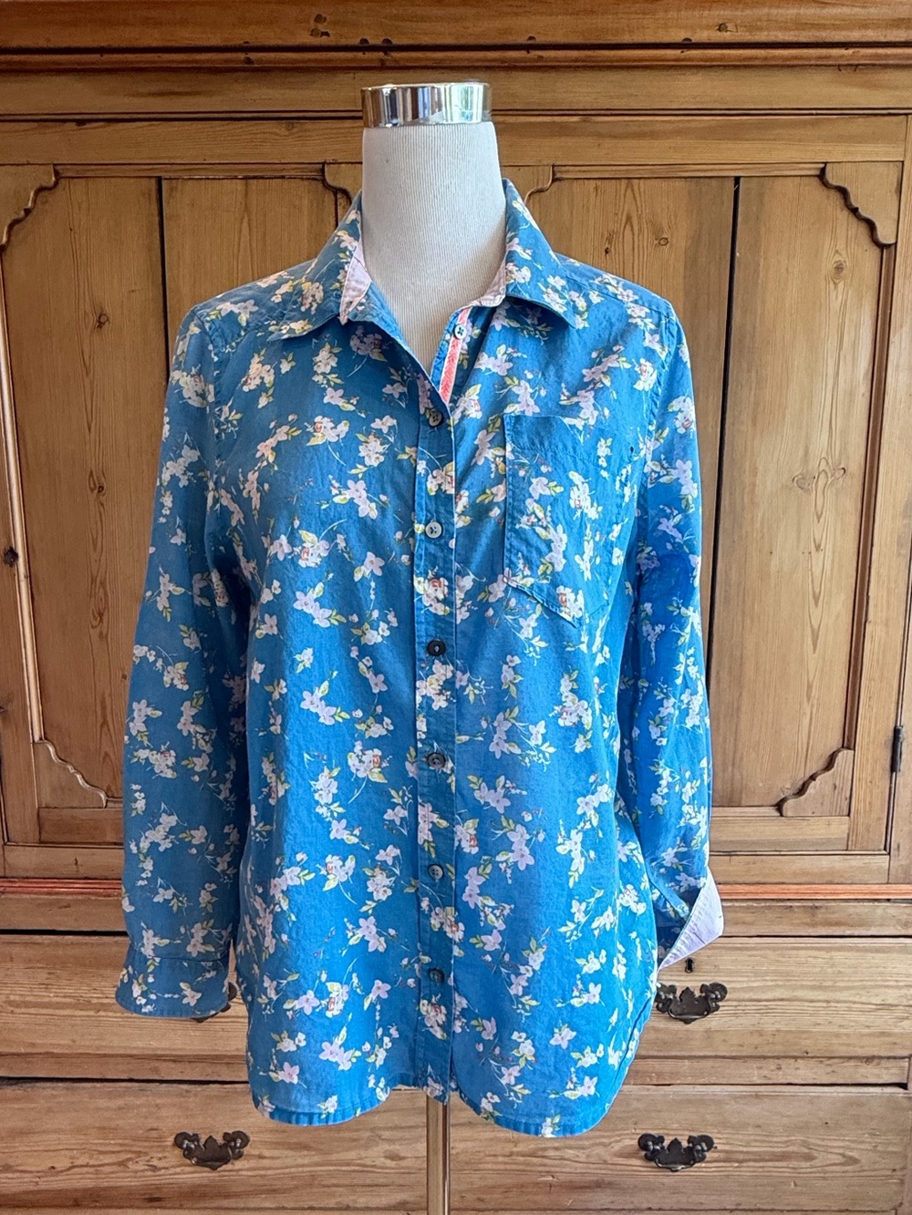 Sundance boutique Blue Floral Button-Down Shirt